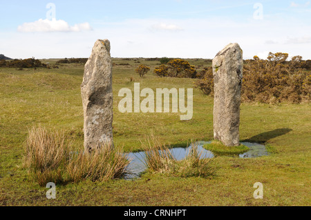 Les Pipers Portail mégalithique larbins Bodmin Moor Cornwall England UK GO Banque D'Images