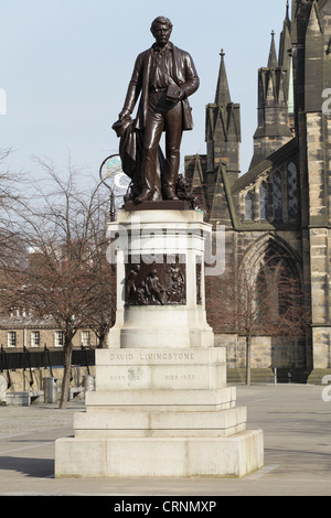 David Livingstone statue, missionnaire et explorateur, bronze par le sculpteur John G. Mossman, Cathedral Precinct, Glasgow, Écosse, Royaume-Uni Banque D'Images