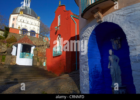 Le resort village de Portmeirion de Gwynedd. Le village a été construit par Clough Williams-Ellis de 1925 à 1975 dans les Banque D'Images