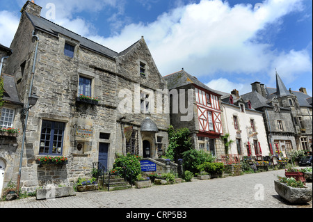 La Collégiale à Rochefort-en-Terre en Bretagne France. Village est une petite cité de Caractére" Banque D'Images