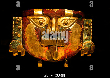 Ancient Golden Inca Mask funéraire Lambayeque (Sicán) du Xe au 12ème siècle Pérou La culture péruvienne Banque D'Images