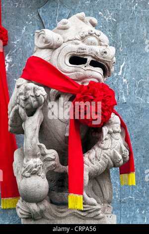 Détail d'une statue de Lion Chinois, Chinois Thian Hock Keng Temple Hokkien de Telok Ayer Street, Singapour Banque D'Images