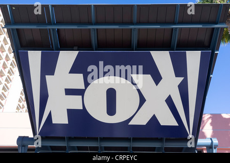 Logo Fox sur l'entrée de Fox Studios à Hollywood Banque D'Images