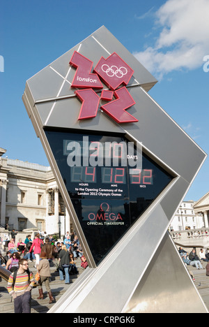 Jeux Olympiques Londres 2012 horloge de compte à rebours à Trafalgar Square. Banque D'Images