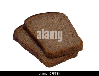 Deux morceaux d'un pain de seigle isolé sur fond blanc Banque D'Images