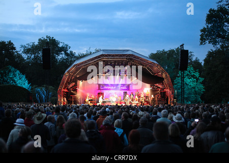 Jools Holland sur la scène du festival 2011, Arbre Larmer UK Banque D'Images