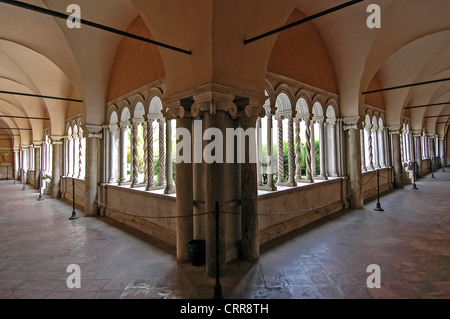 Europe Italie Latium Rome Basilique de St Jean de Latran ou San Giovanni in Laterano Le cloître Banque D'Images