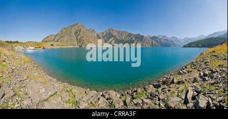 Une photo 2 croix paysage panoramique vue sur le grain de beauté alpine chinois, le lac céleste. Banque D'Images