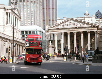 Le Royal Exchange et la Banque d'Angleterre à Londres Banque D'Images