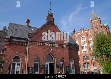 Restaurant Fleetschloesschen, Speicherstadt (quartier des entrepôts), ancienne Hamurg, Allemagne Banque D'Images