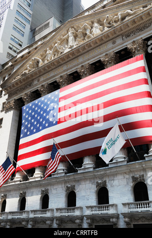 La VILLE DE NEW YORK, USA - 11 juin : New York Stock Exchange (NYSE) immeuble sur Manhattan. Le 11 juin 2012 à New York City, USA Banque D'Images