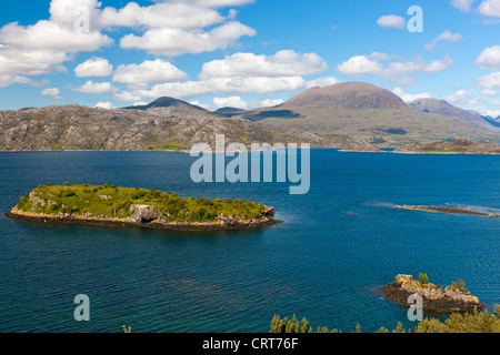 Le Loch Shieldaig et une Inbhire Bhain Eilean près de Ardheslaig Banque D'Images