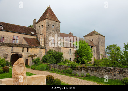 Le Château de Gevrey-Chambertin est un château situé en Bourgogne, à 12 km de Dijon et 30 km de Beaune. Banque D'Images