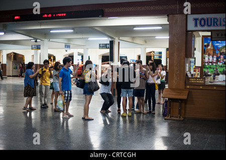 La photographie d'un exercice pendant quelques heures à la gare de Chiang Mai Banque D'Images