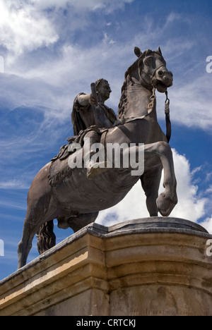 Statue de William la troisième à cheval, le Square, Petersfield, Hampshire, Royaume-Uni. Banque D'Images