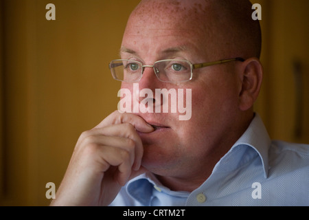 Nick Leeson, l'ancien banquier connu sous le nom de la Barings Rogue Trader vu à Galway, en Irlande. Banque D'Images