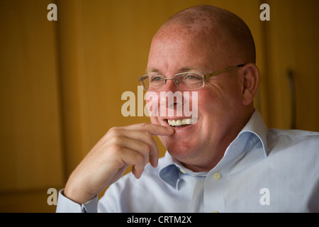 Nick Leeson, l'ancien banquier connu sous le nom de la Barings Rogue Trader vu à Galway, en Irlande. Banque D'Images