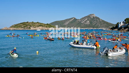 Le kayak de mer sur le chemin de l'Île Dragonera. Mallorca. Espagne Banque D'Images