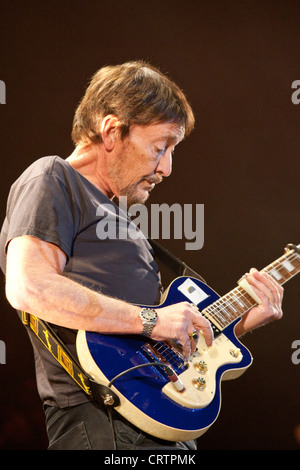 Chris Rea fonctionne à la Sportarena, Hongrie 02.15.2012. Banque D'Images