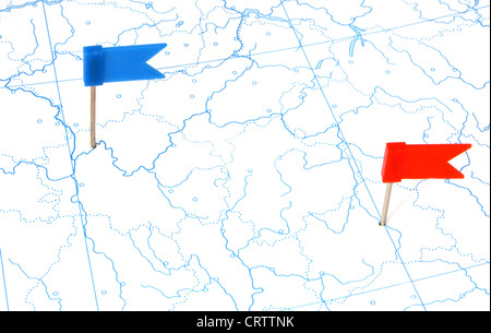 Les drapeaux sur une carte Banque D'Images