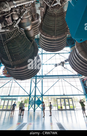 Centre Spatial Kennedy sur Merritt Island en Floride à l'intérieur de l'Apollo/Saturn V Center F-1 pour les moteurs fusée Saturn V Apollo. Banque D'Images