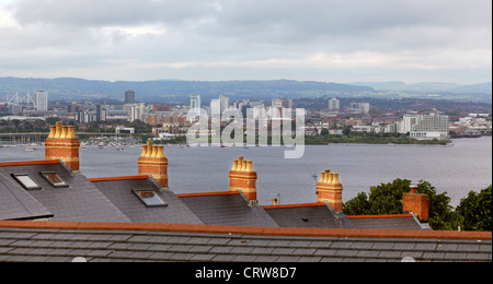 La baie de Cardiff comme vu de Penarth, dans le sud du Pays de Galles Banque D'Images