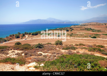 Côte sud de l'arrière-plan, les montagnes de l'Ida, plage, Matala, Crète, Grèce Banque D'Images