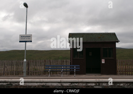 La gare de Achnasheen sur la ligne des Highlands du Nord.Somme Banque D'Images