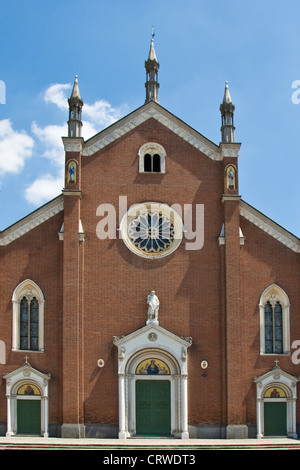 L'Italie, l'Emilie Romagne, Cortemaggiore, Patrioti Town Square, Santa Maria delle Grazie collegiate Banque D'Images
