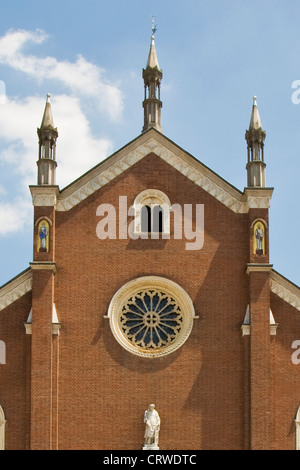 L'Italie, l'Emilie Romagne, Cortemaggiore, Patrioti Town Square, Santa Maria delle Grazie collegiate Banque D'Images