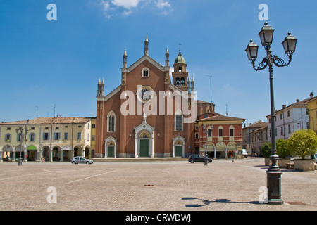 L'Italie, l'Emilie Romagne, Cortemaggiore, Patrioti Town Square, Santa Maria delle Grazie collegiate Banque D'Images