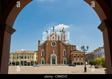 L'Italie, l'Emilie Romagne, Cortemaggiore, Patrioti Town Square, Santa Maria delle Grazie collegiate Banque D'Images