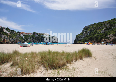 Vue sur la plage, Cala en Porter, Minorque, Iles Baléares, Espagne Banque D'Images