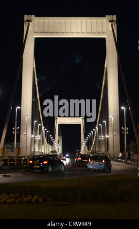 Pont Elisabeth (Erzsébet híd) : Hongrois est le troisième pont le plus récent de Budapest. Banque D'Images