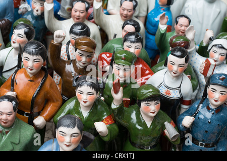 Le président Mao encadrés sur la vente au marché d'antiquités de Dongtai Road Shanghai, Chine. Banque D'Images