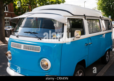 Un camping-car VW Volkswagen 1970. Banque D'Images