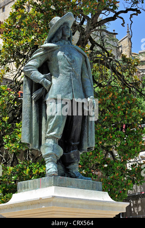 Statue de d'Artagnan mousquetaire à l'escalier monumental / l'escalier monumental à Auch, Midi-Pyrénées, Pyrénées, France Banque D'Images