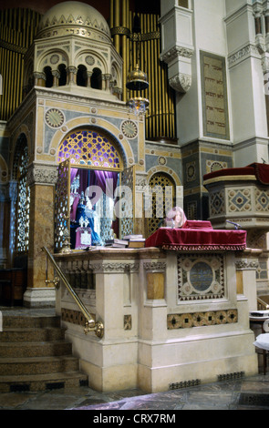 Synagogue de Londres Ouest Angleterre pratique Batmitzvah - Arche Banque D'Images