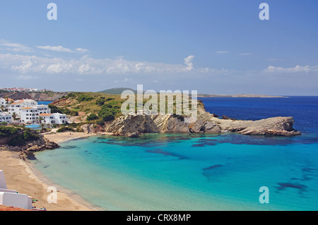 Vue sur la baie, Arenal d'en Castell, es Mercadal, Minorque (Minorque), Iles Baléares, Espagne Banque D'Images