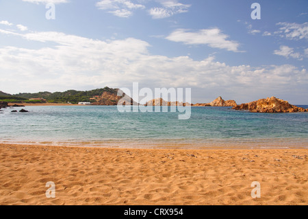 Vue sur la plage, s'Pregondo Alairo/Cala Fornells, Minorque, Espagne Banque D'Images