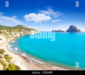 Es Vedra île de ibiza vue depuis Cala d Hort dans îles Baléares Banque D'Images