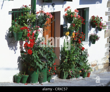 Petite maison dans quartier de pêcheurs, Hondarribia, Province du Guipuzcoa, Pays Basque, Espagne Banque D'Images