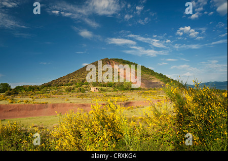 Volcan Croscat dans la Zone Volcanique de la Garrotxa, en Catalogne, Espagne Banque D'Images