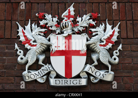 Ville de Londres plaque de armoiries sur un mur de briques Banque D'Images