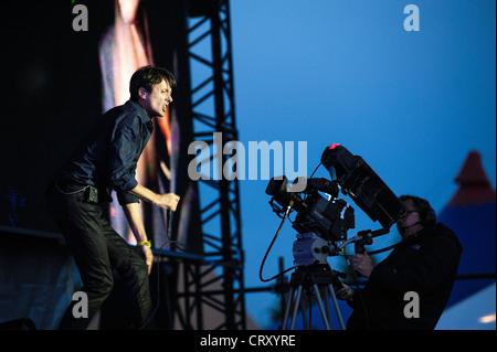 Suede joue Hop Farm Music Festival le 01/07/2012 à Hop Farm, Paddock Wood. Personnes photos : Brett Anderson. Photo par Julie Edwards Banque D'Images