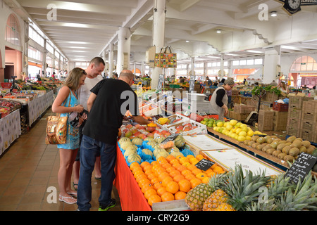 Marché Forville, (marché couvert), Rue du Marché Forville, Cannes, Côte d'Azur, Alpes-Maritimes, Provence-Alpes-Côte d'Azur, France Banque D'Images