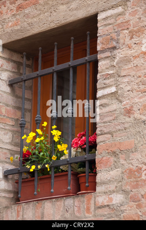 Scène de rue dans la vieille ville, Certaldo, Toscane, Italie Banque D'Images