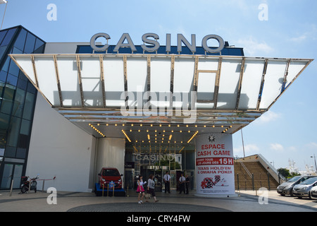 Casino de Palais des Festivals et des Congrès, Promenade de la Croisette, Cannes, Côte d'Azur, Provence-Alpes-Côte d'Azur, France Banque D'Images