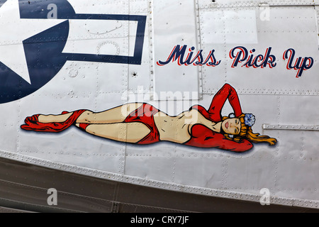 Mlle Pick up nose art sur un PBY Catalina Banque D'Images