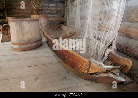 Vieux bateau de pêche en bois, 'l'Taltsa» (Talzy) - architecture d'Irkoutsk et musée ethnographique. Banque D'Images